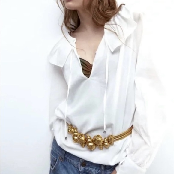 “Snail shell” gold in color waist belt. - Picture 1 of 7